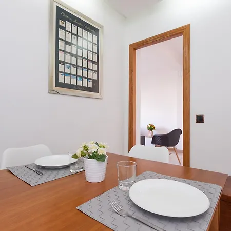 Flateli Lepant Apartment *